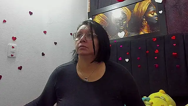 Snapshot of Evaaross_2345 chatting on June 2026 02:16:02 PM Evaaross 2345 online show from June 2026 02:16:02 PM