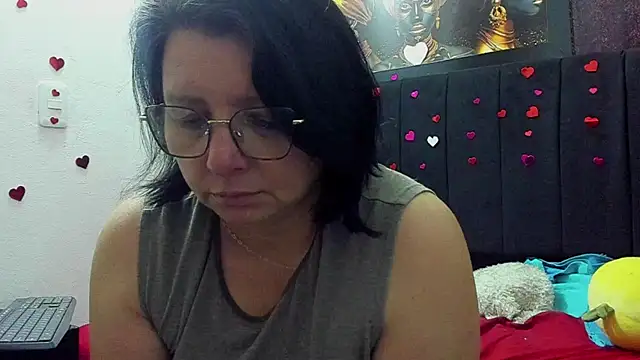 Snapshot of Evaaross_2345 chatting on June 2026 02:52:01 PM Evaaross 2345 online show from June 2026 02:52:01 PM