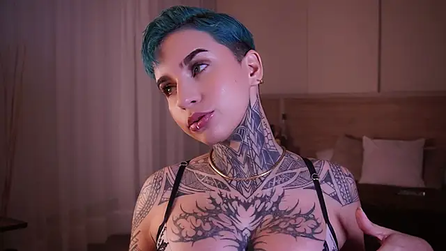 Snapshot of AliceShazaham_ chatting on January 2025 02:32:02 AM AliceShazaham  online show from January 2025 02:32:02 AM