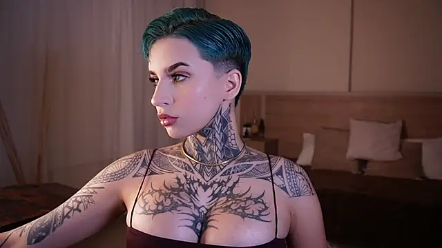 Snapshot of AliceShazaham_ chatting on January 2025 06:38:02 AM AliceShazaham  online show from January 2025 06:38:02 AM