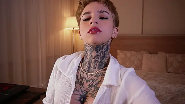 Snapshot of AliceShazaham_ chatting on March 2025 09:29:02 AM AliceShazaham  online show from March 2025 09:29:02 AM