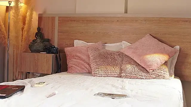 AliceShazaham  online show from February 2026 08:18:02 AM