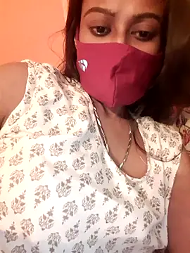 JENIFER PUNE online show from March 2026 12:12:02 PM