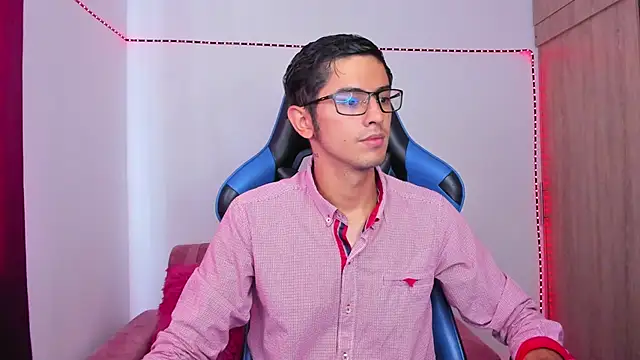 Snapshot of Ethan_Sai___ chatting on December 2024 04:49:01 PM Ethan Sai online show from December 2024 04:49:01 PM