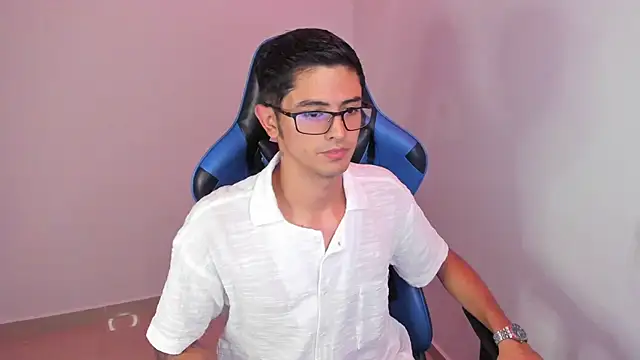 Snapshot of Ethan_Sai___ chatting on January 2025 09:15:01 PM Ethan Sai online show from January 2025 09:15:01 PM