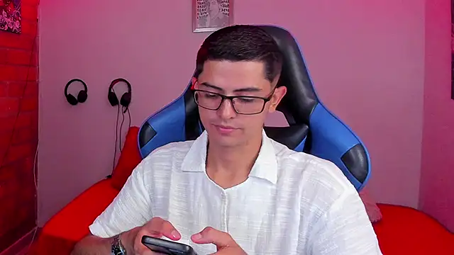 Snapshot of Ethan_Sai___ chatting on October 2025 03:17:01 AM Ethan Sai online show from October 2025 03:17:01 AM