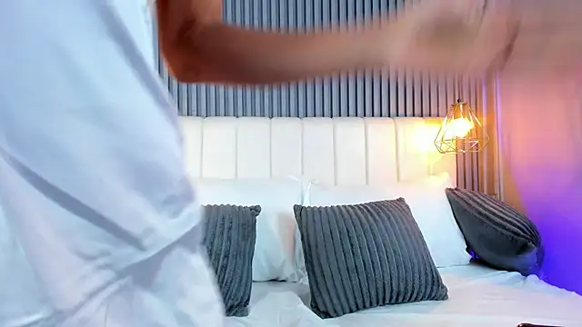 LinaGlam online show from September 2025 10:32:01 PM