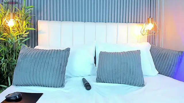 LinaGlam online show from September 2025 10:54:01 PM