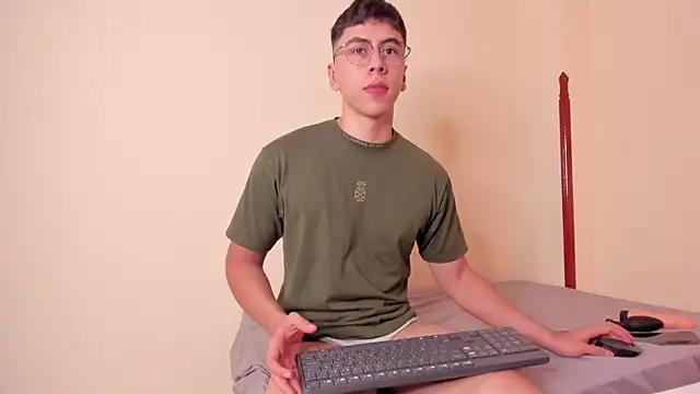 Snapshot of Alexx_oconnor chatting on February 2025 01:49:02 PM Alexx oconnor online show from February 2025 01:49:02 PM