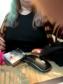 Snapshot of Popinasq chatting on September 2025 06:19:02 PM Popinasq online show from September 2025 06:19:02 PM