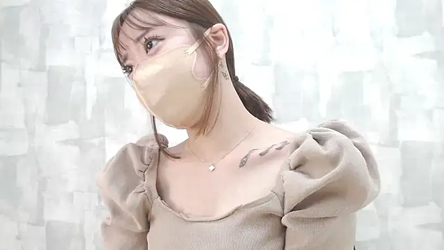 Snapshot of LOVE_MOMO_LOVE chatting on January 2025 02:32:01 PM LOVE MOMO LOVE online show from January 2025 02:32:01 PM