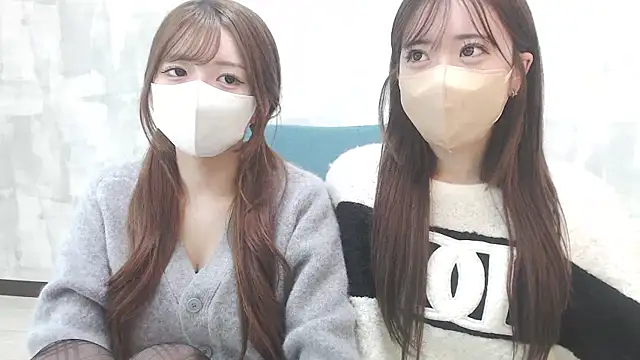 Snapshot of LOVE_MOMO_LOVE chatting on February 2025 11:50:02 AM LOVE MOMO LOVE online show from February 2025 11:50:02 AM