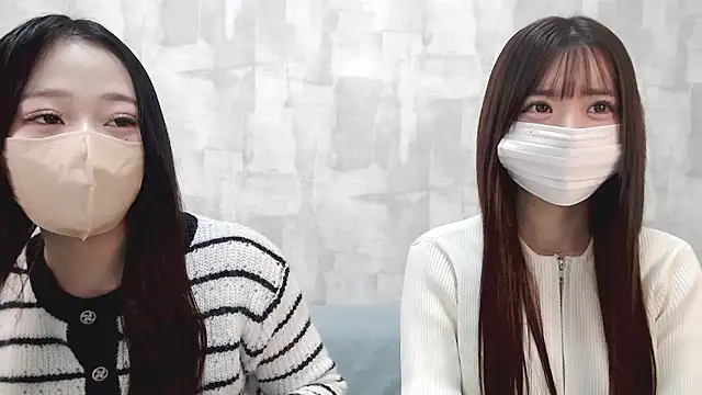 Snapshot of LOVE_MOMO_LOVE chatting on September 2025 10:26:01 AM LOVE MOMO LOVE online show from September 2025 10:26:01 AM