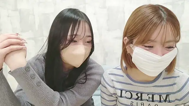 Snapshot of LOVE_MOMO_LOVE chatting on April 2026 12:07:02 PM LOVE MOMO LOVE online show from April 2026 12:07:02 PM