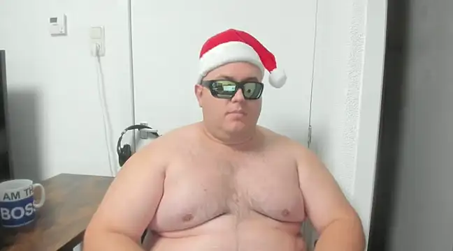 Snapshot of BigromeoXX chatting on December 2024 07:22:01 PM BigromeoXX online show from December 2024 07:22:01 PM