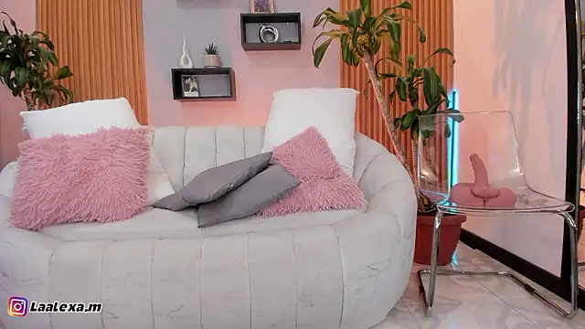 Snapshot of Aixaa_charles chatting on February 2026 12:20:02 PM Aixaa charles online show from February 2026 12:20:02 PM