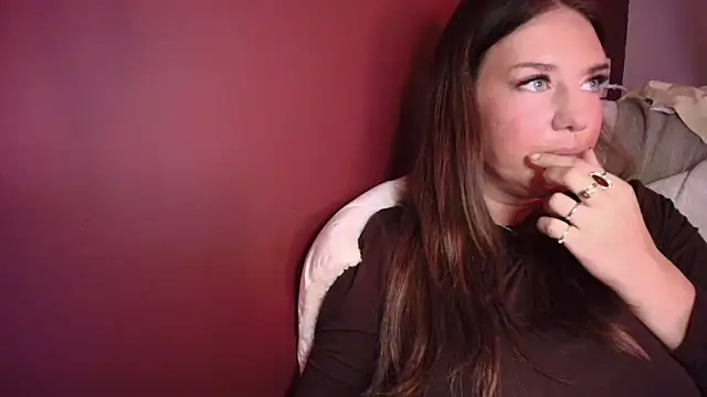 Nina24 online show from September 2025 07:49:01 PM