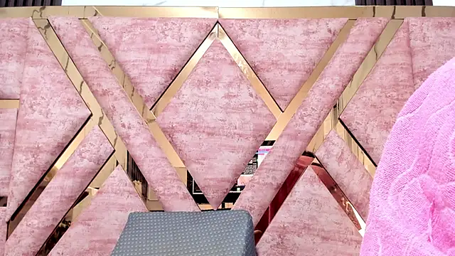 mia alvares online show from December 2025 11:26:02 AM