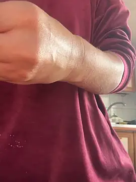 EmaSkyes online show from September 2025 05:50:01 AM