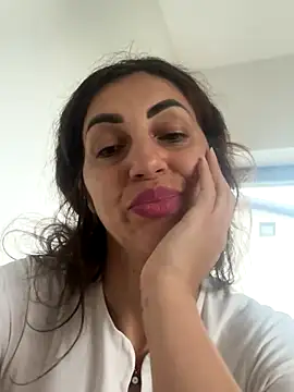 EmaSkyes online show from October 2025 07:50:02 AM