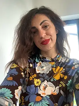 EmaSkyes online show from October 2025 06:47:01 AM