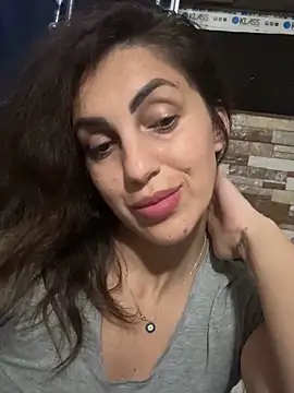 EmaSkyes online show from October 2025 06:43:01 PM