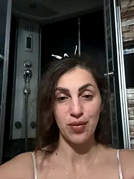 EmaSkyes online show from November 2025 07:30:01 PM