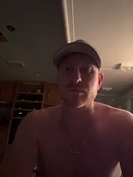 bigred0808 online show from April 2026 07:31:01 AM