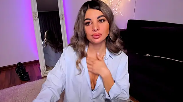 Queenofyouredreams online show from April 2026 10:35:02 PM