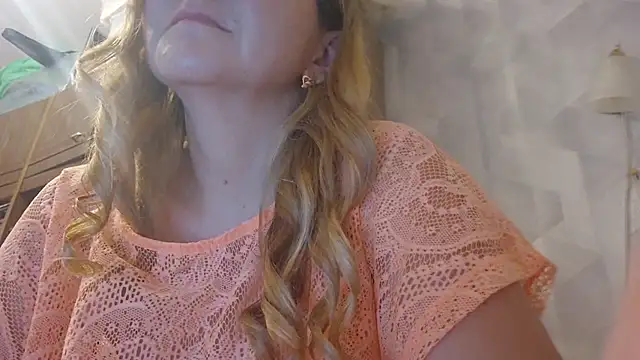 Snapshot of EstrellaWalters chatting on October 2025 09:17:02 AM EstrellaWalters online show from October 2025 09:17:02 AM