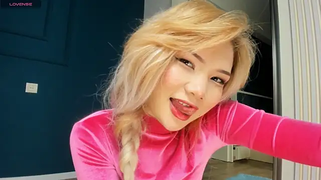 Snapshot of Xiao_Mei_ chatting on December 2024 02:37:02 AM Xiao Mei  online show from December 2024 02:37:02 AM