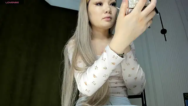 Snapshot of Xiao_Mei_ chatting on February 2025 12:21:02 AM Xiao Mei  online show from February 2025 12:21:02 AM
