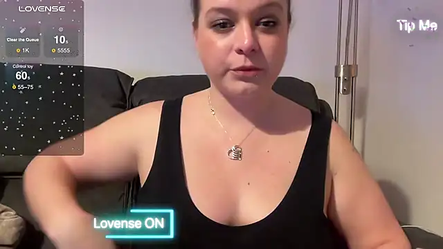 NaughtyWifeUK online show from December 2024 01:47:01 AM