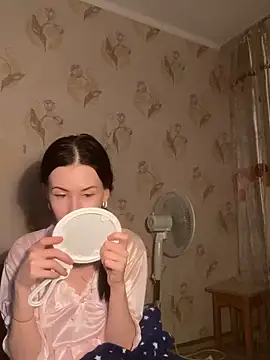 Snapshot of Starry_Siren chatting on December 2025 05:09:02 PM Starry Siren online show from December 2025 05:09:02 PM