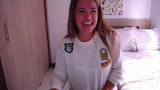 ParisW online show from January 2025 03:00:01 PM