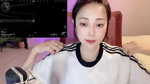 Daisy-77 online show from April 2026 01:47:01 PM