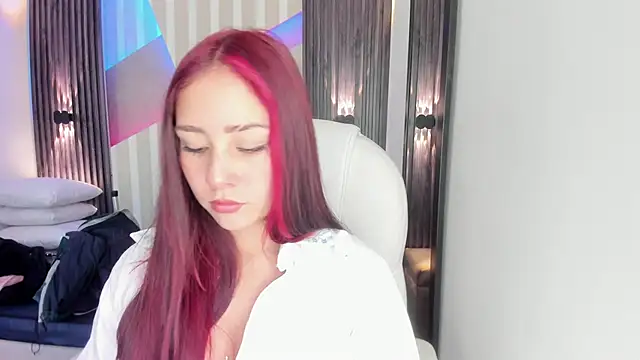 emily layton online show from November 2025 02:28:01 PM