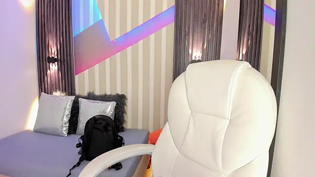 emily layton online show from November 2025 03:22:02 PM