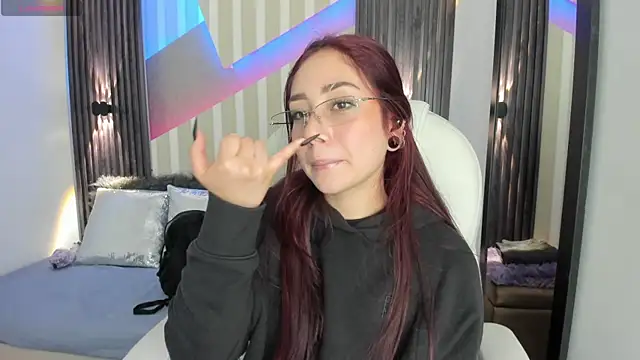 emily layton online show from November 2025 04:10:02 PM