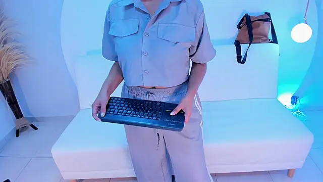 Ada Monroe10 online show from November 2025 01:22:01 PM