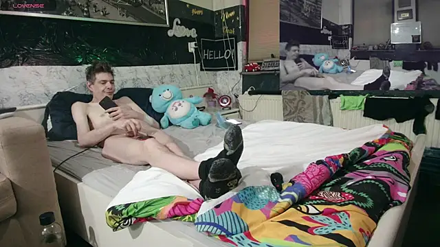 Snapshot of Doggyray44 chatting on March 2025 04:27:02 AM Doggyray44 online show from March 2025 04:27:02 AM