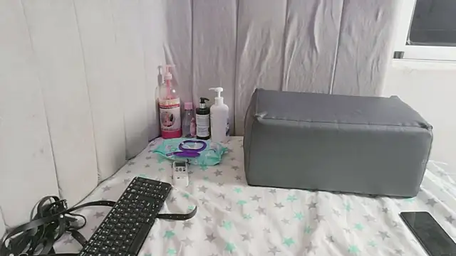 celeste jhons online show from April 2026 10:16:01 PM