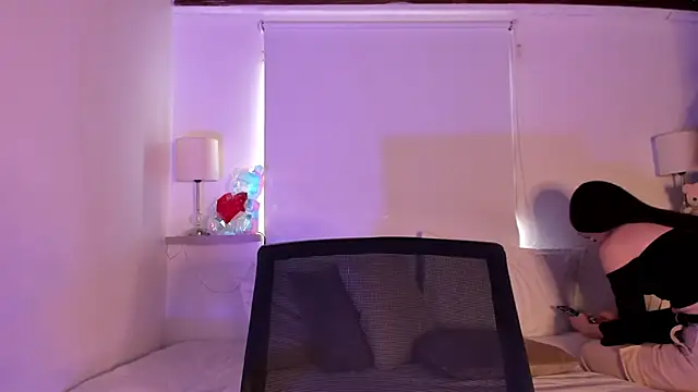  ashleymiller online show from March 2025 07:20:02 PM