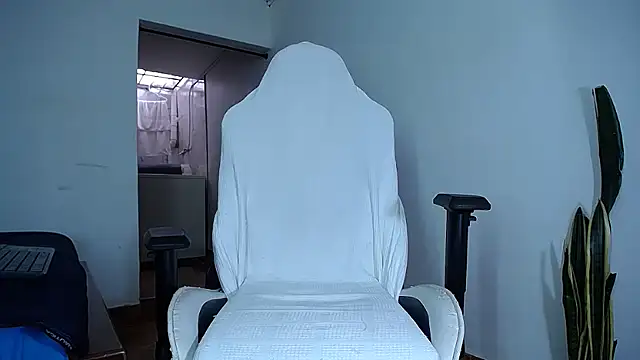 Snapshot of diamond_black00 chatting on November 2025 08:30:02 PM diamond black00 online show from November 2025 08:30:02 PM