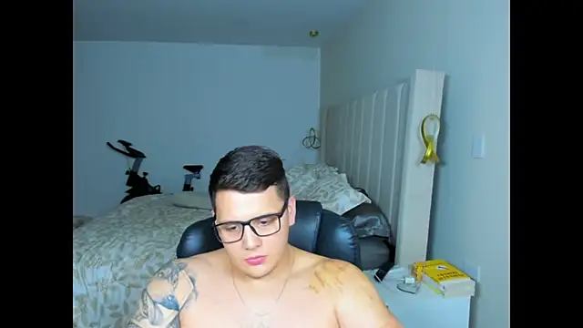 jhonstark09 online show from May 2026 12:37:01 AM