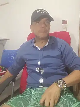 latinmartin73 online show from January 2026 11:52:02 PM