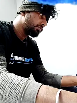 Snapshot of Gawothum chatting on January 2025 02:43:02 AM Gawothum online show from January 2025 02:43:02 AM