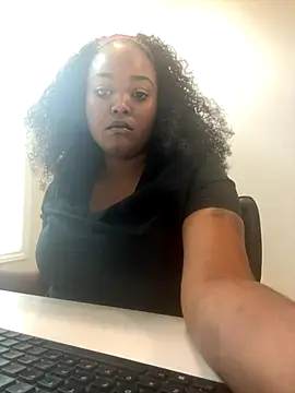 Snapshot of itsprettyfee chatting on September 2025 06:43:02 PM itsprettyfee online show from September 2025 06:43:02 PM