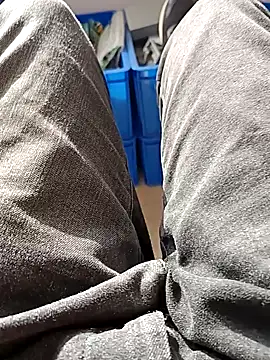 huzi518 online show from November 2025 02:46:02 AM