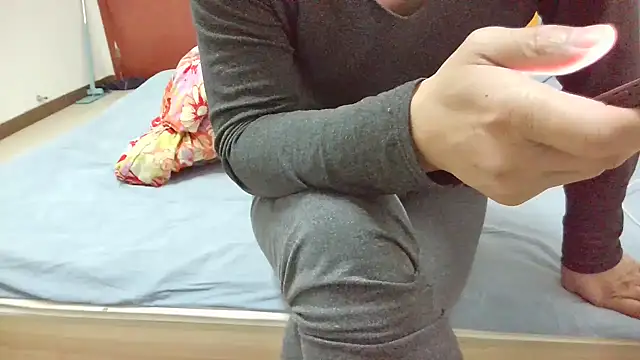 Snapshot of huzi518 chatting on December 2025 06:35:02 PM huzi518 online show from December 2025 06:35:02 PM